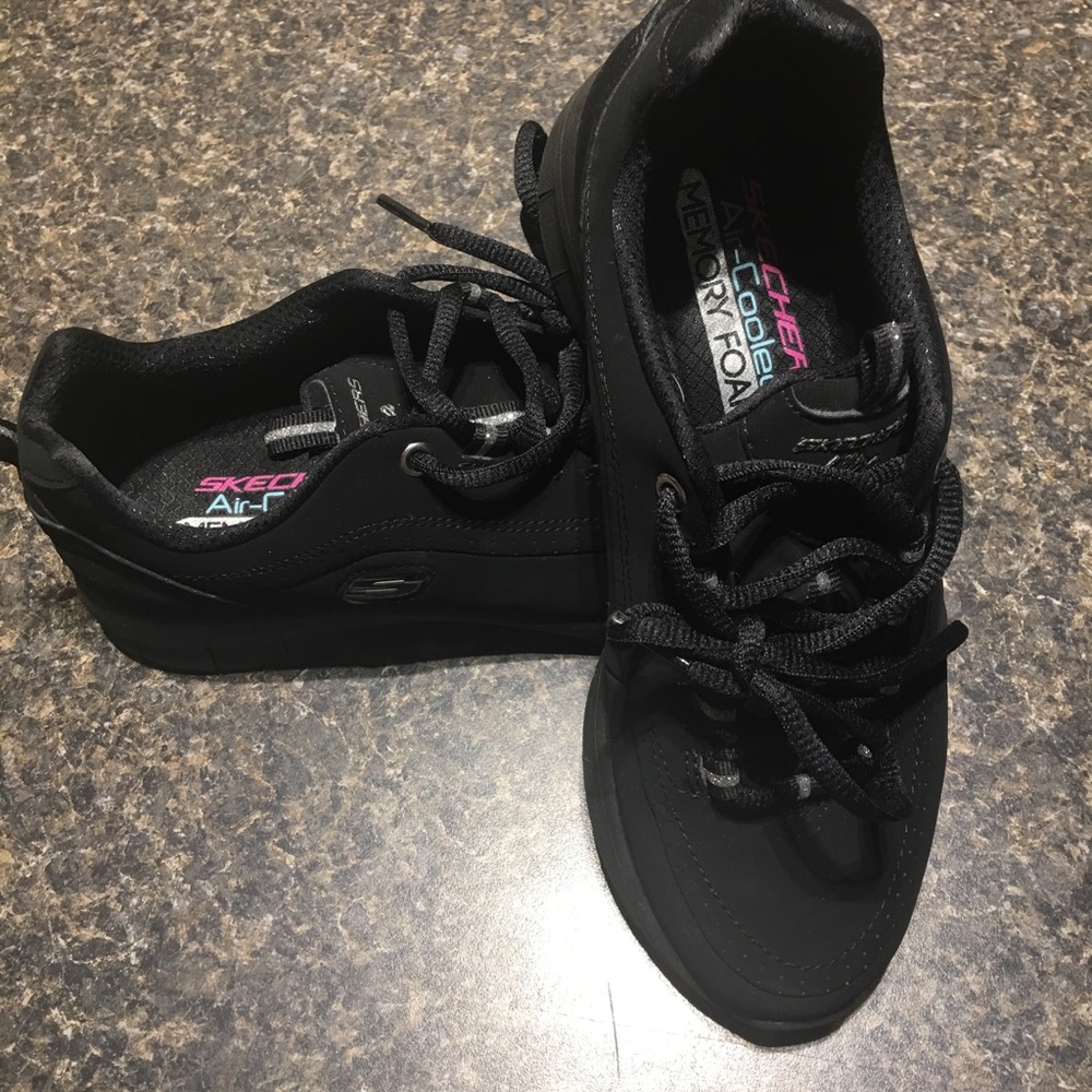 Skechers Air cooled Memory Foam size 6